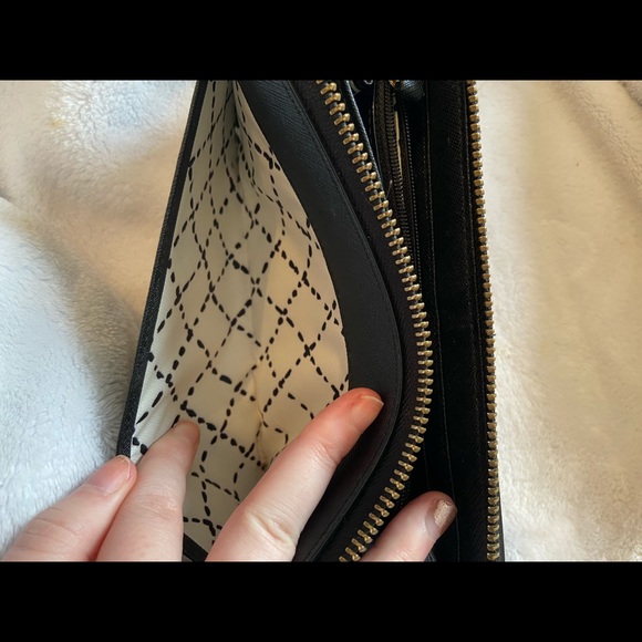 Kate Spade Zip up black wallet - Picture 4 of 5